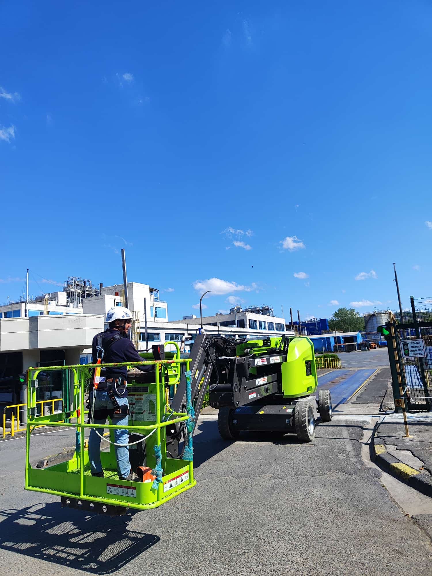 Denizli Platform ve Manlift Kiralama saha detayı